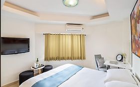 The Dilly Hotel - Truong Dinh